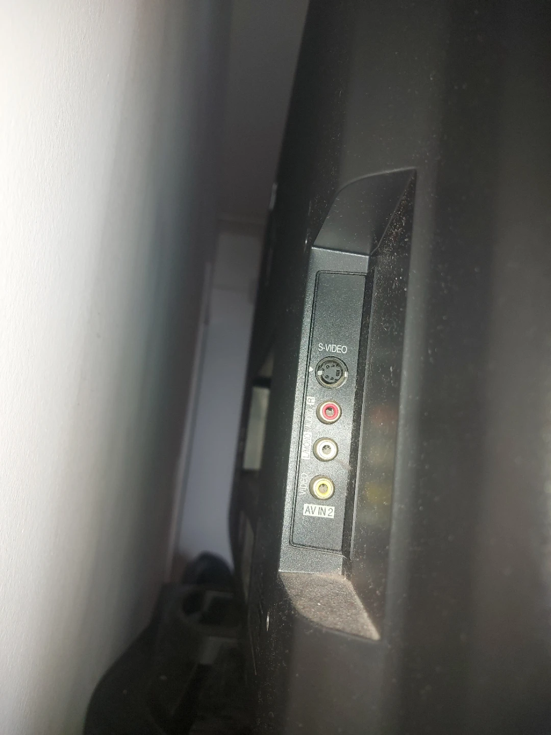 LG 37" Flat Screen TV - photo 2