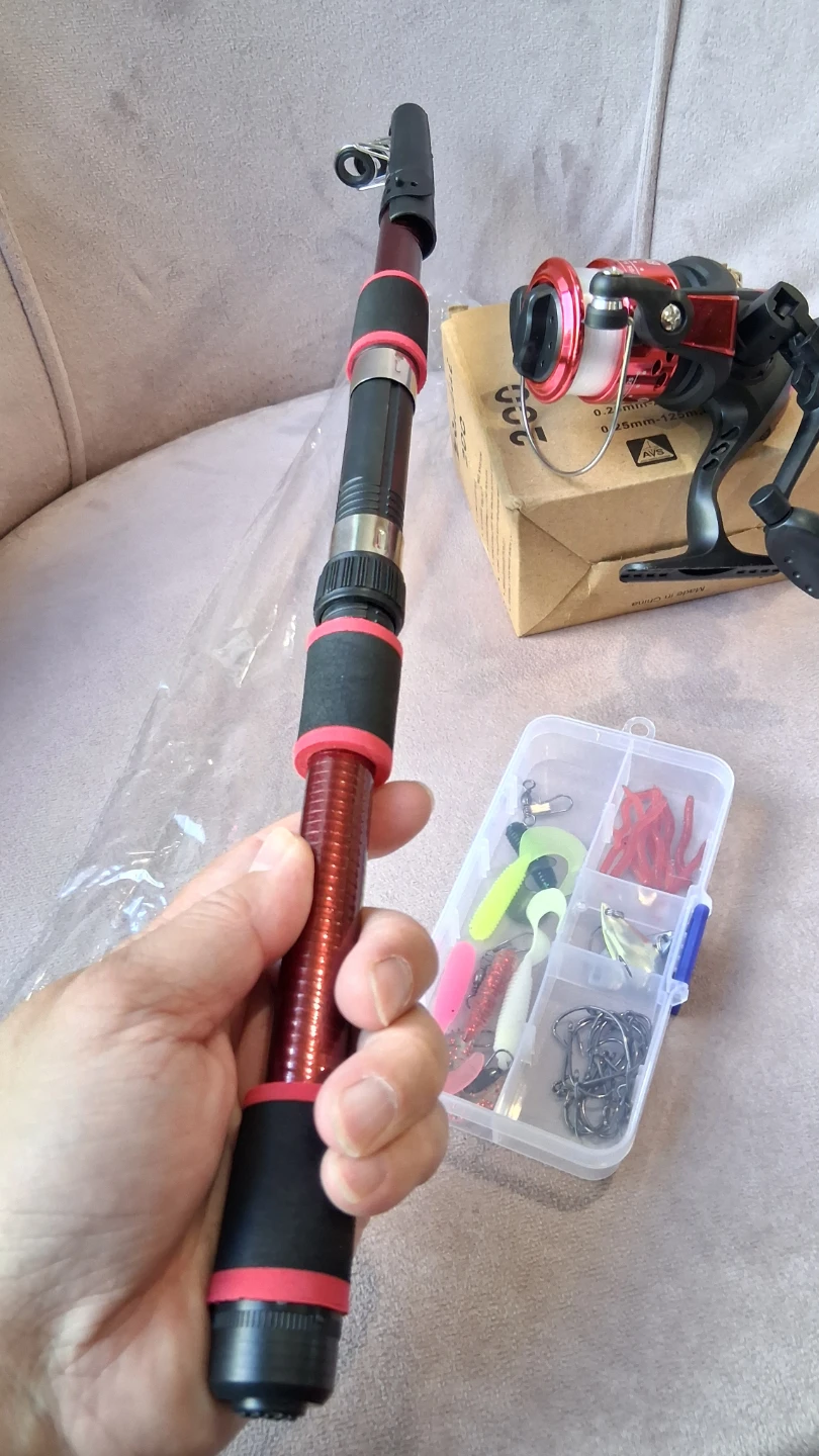 Fishing rod Reel Lures Hooks Line Telescopic Carbon Fiber (read)