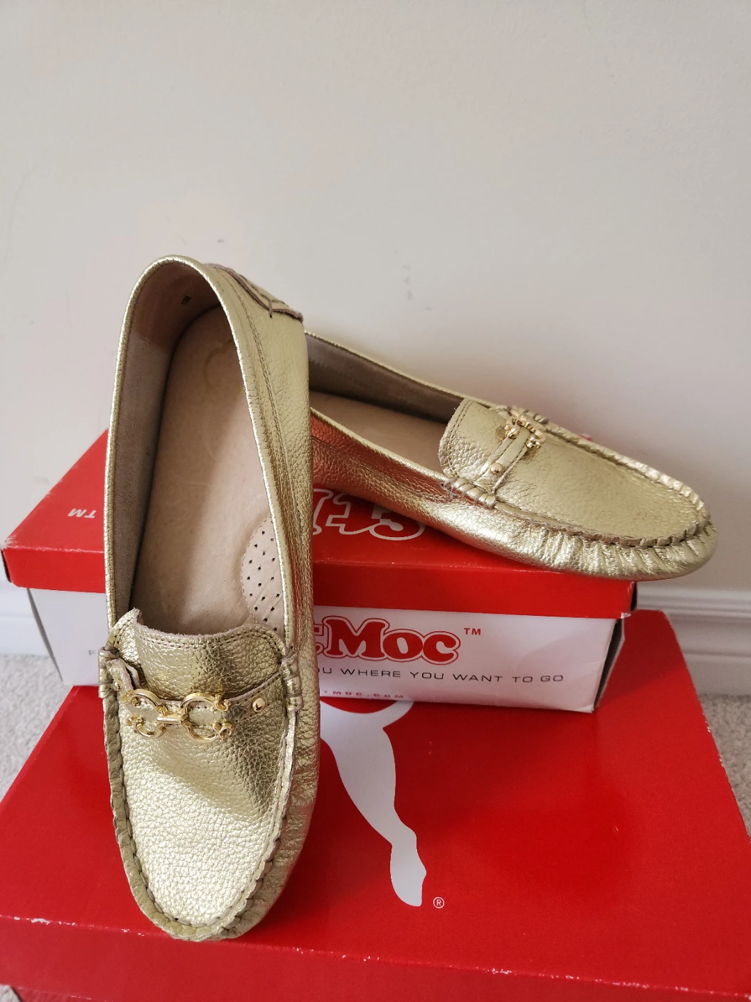 SoftMoc Women's Gold Loafers Size 10M