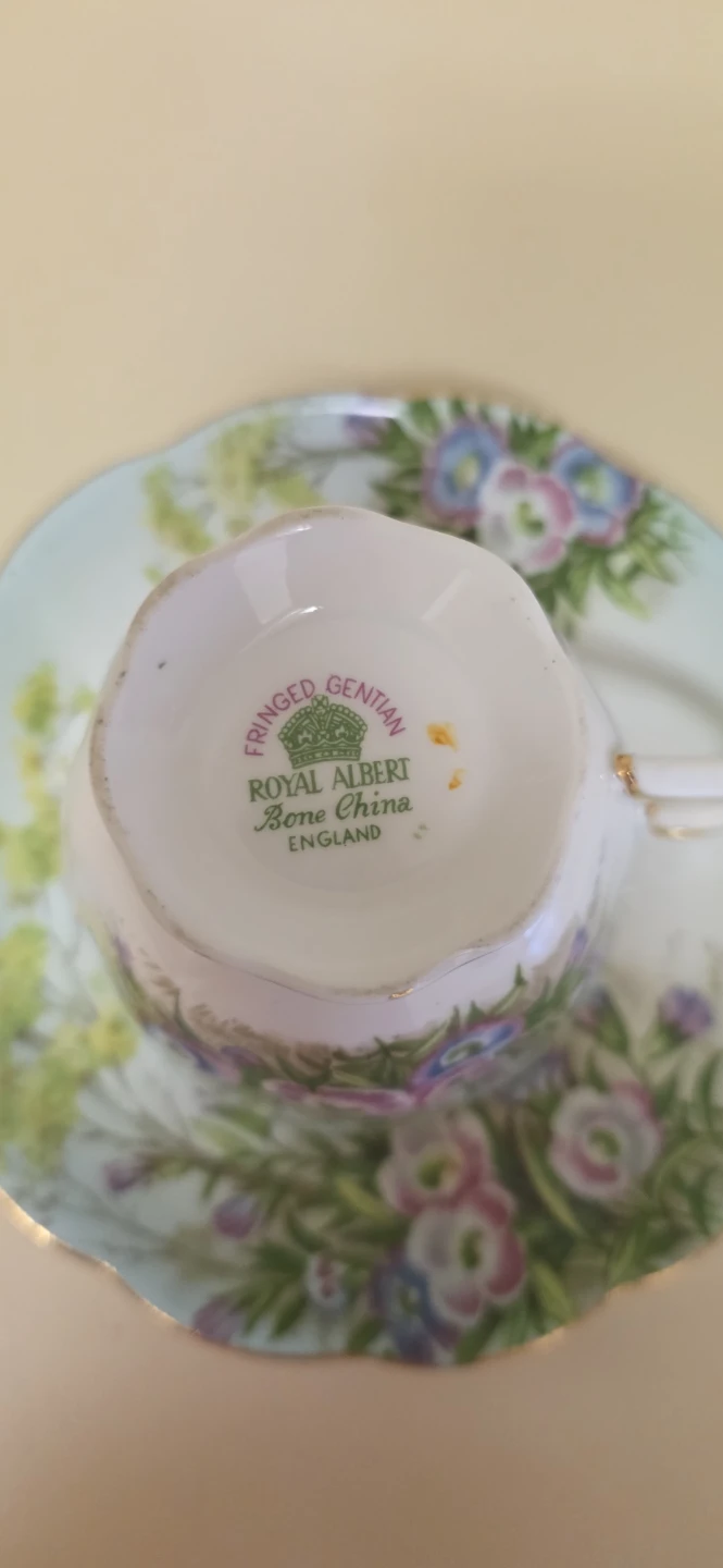 Royal Albert Fringed Gentian Teacup and Saucer Set - photo 4