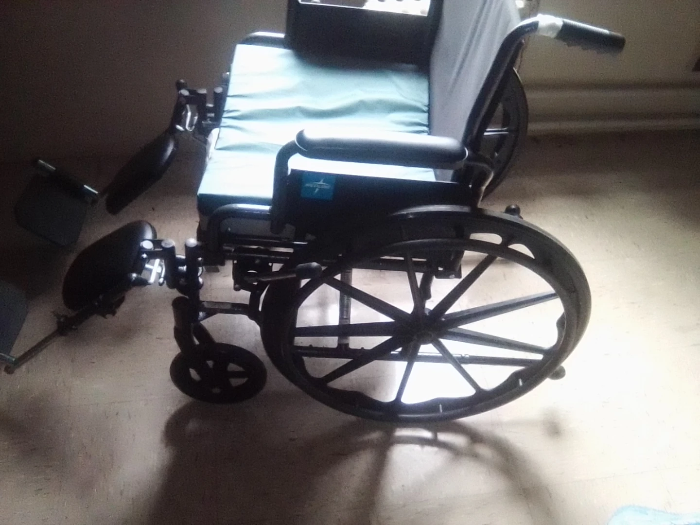 Wheel chair with a new chouion a tool for the wheel chair