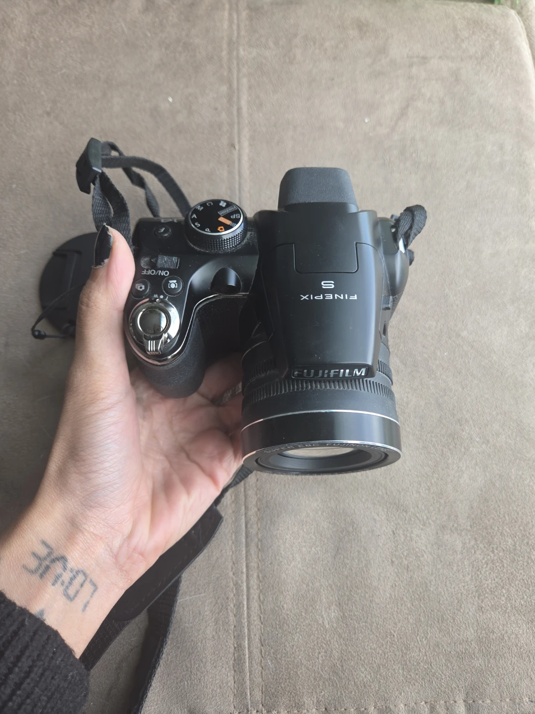 Fujifilm FinePix 26x Zoom Camera - photo 4