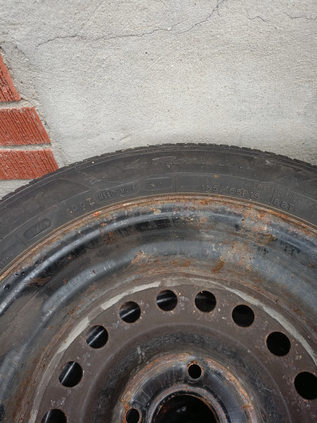 4 Winter Tires on Rims - photo 2
