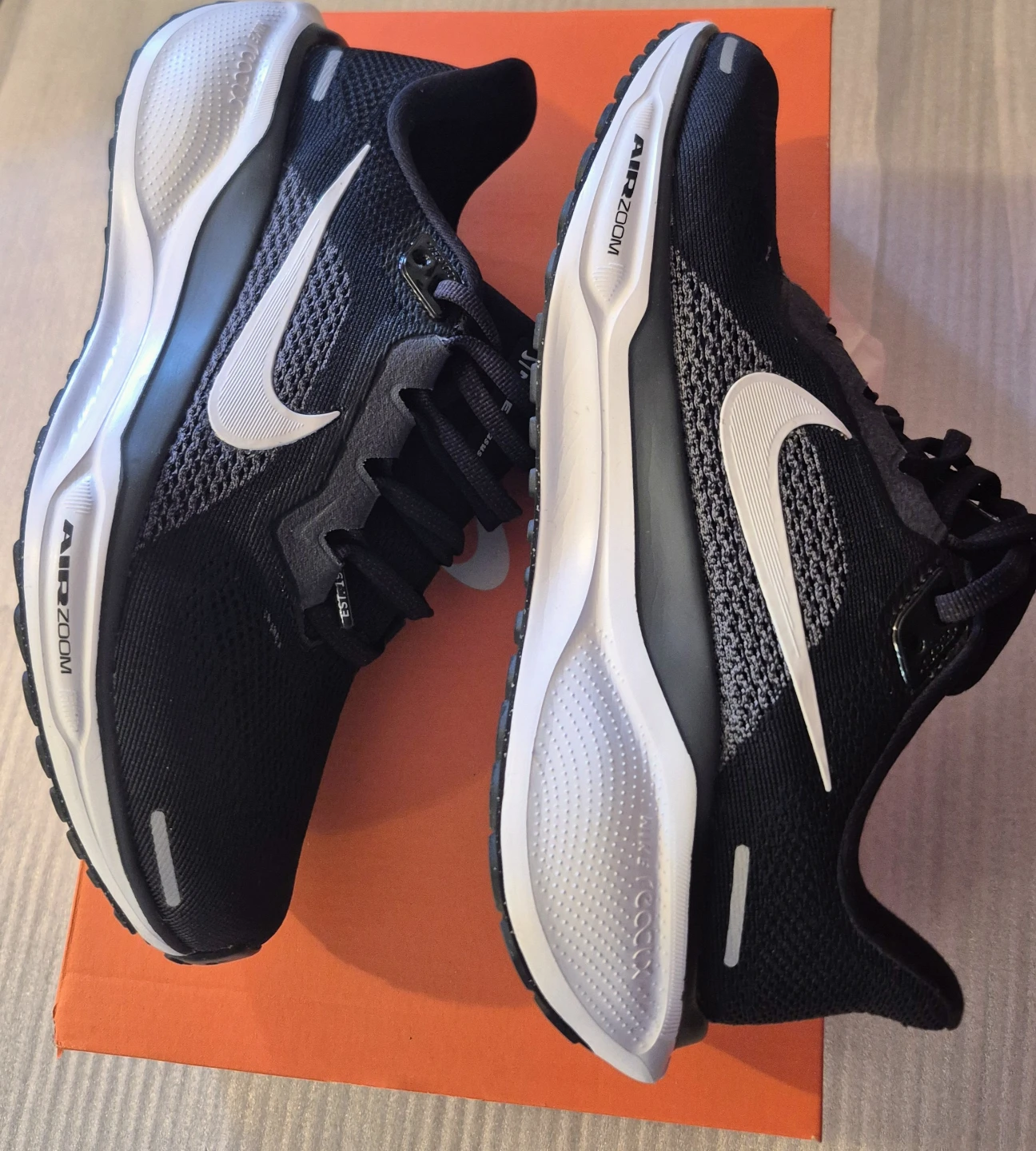 BNIB)Nike Size 7 Air Zoom Pegasus 41 Women's Running Shoes