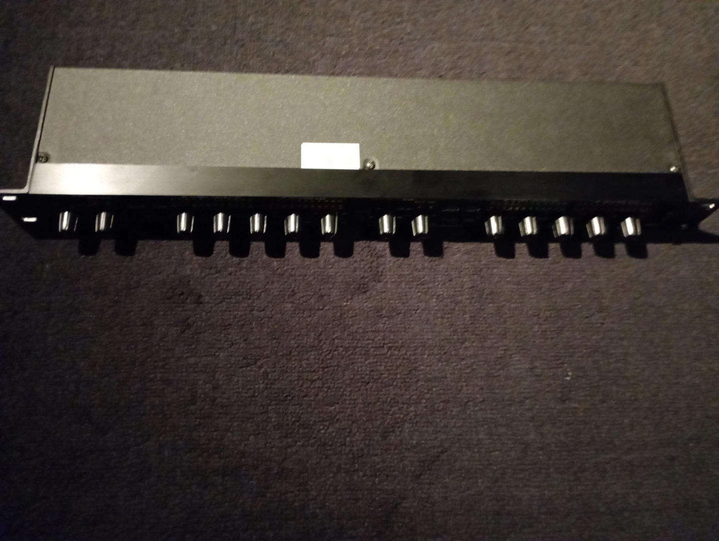 Alesis 3630 Dual Channel Compressor Limiter with Gate - photo 5