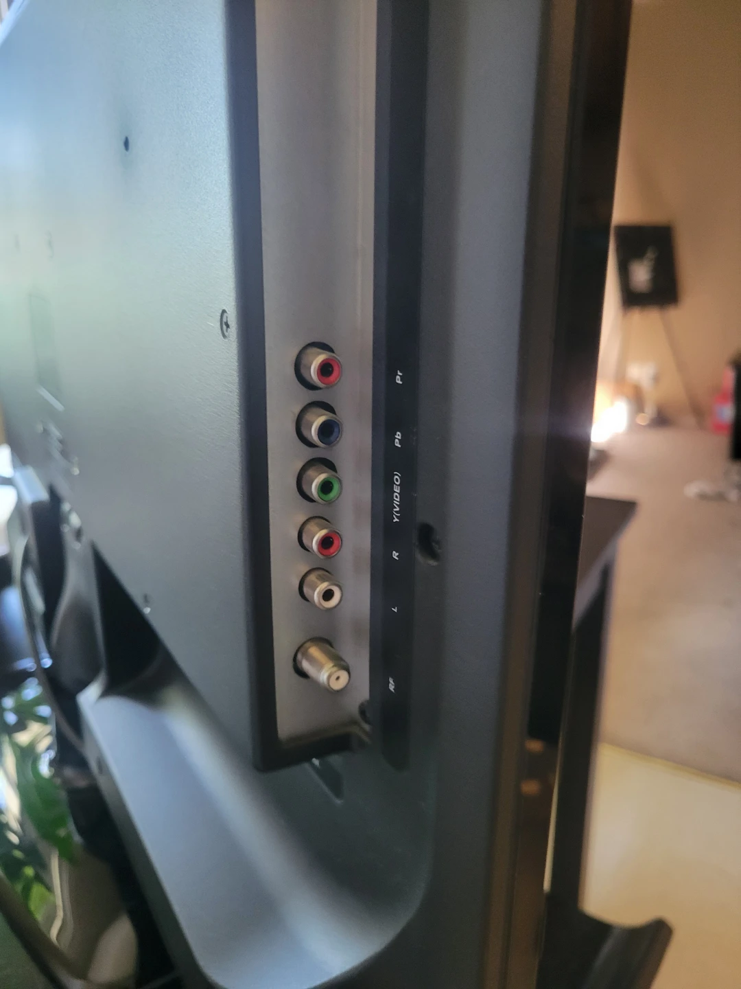RCA 28 inch LED TV - photo 5