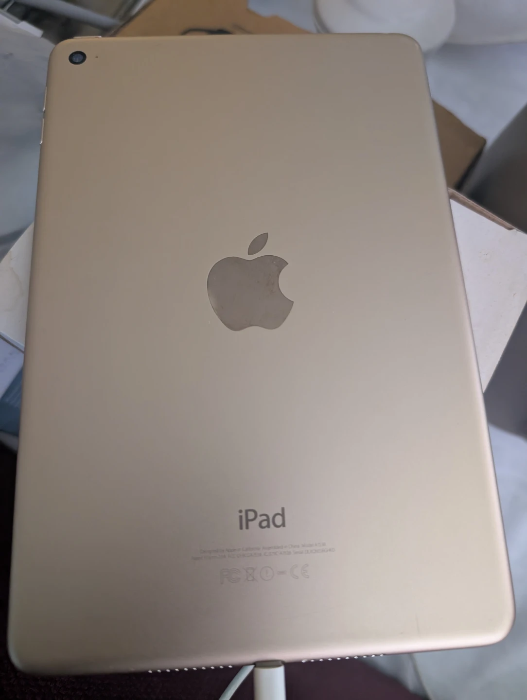 Apple iPad Mini 4 (Gold)