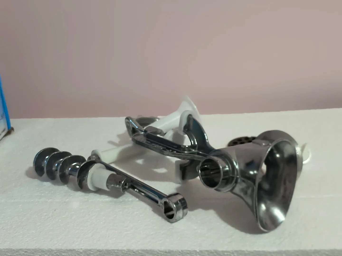 Taibao Aluminium Manual Meat Mincer - photo 2