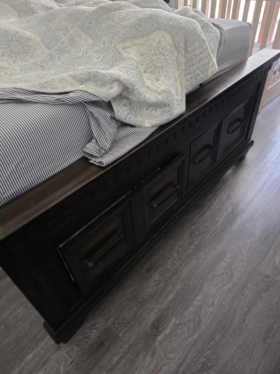 Queen bedroom furniture set - photo 2
