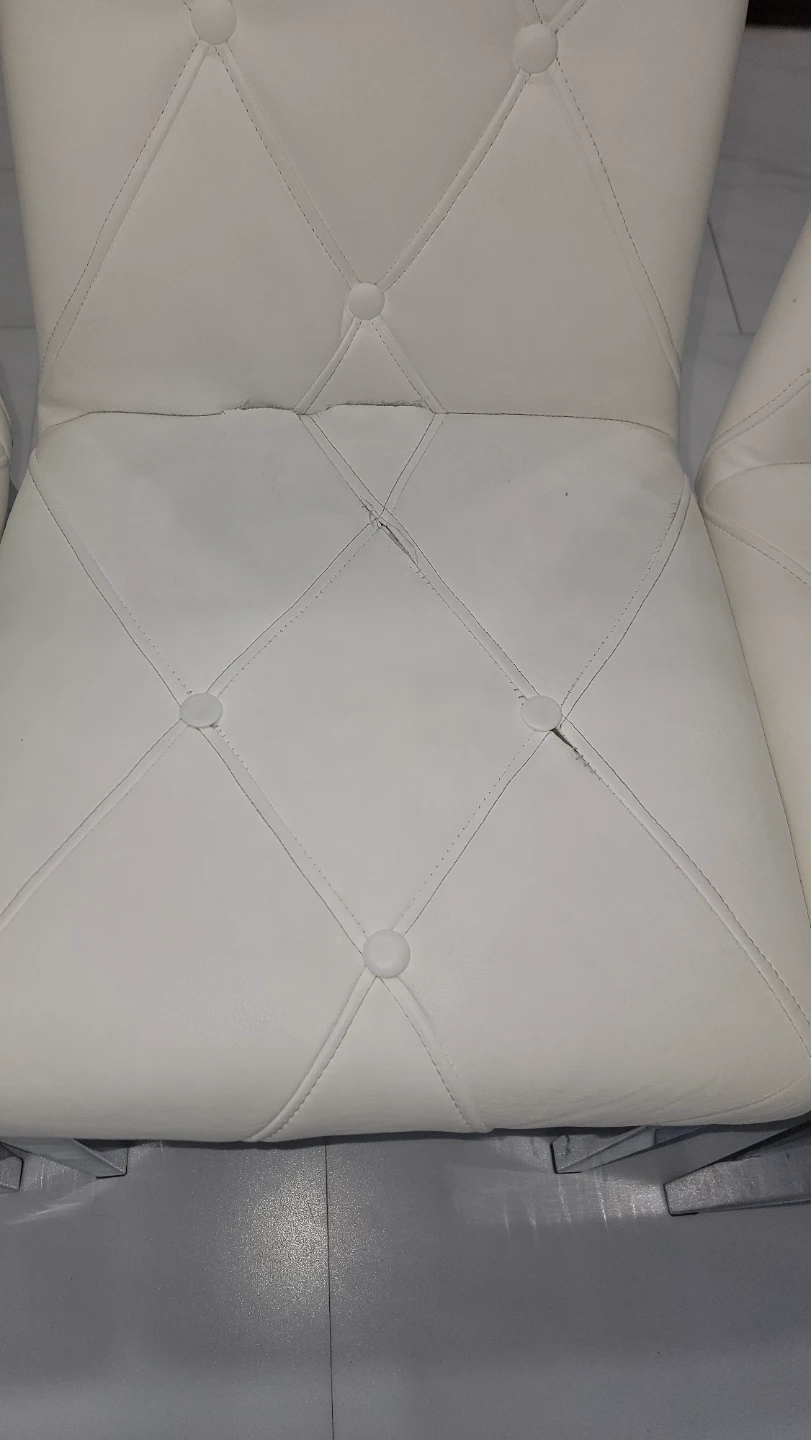 White leather chairs chrome legs - photo 2