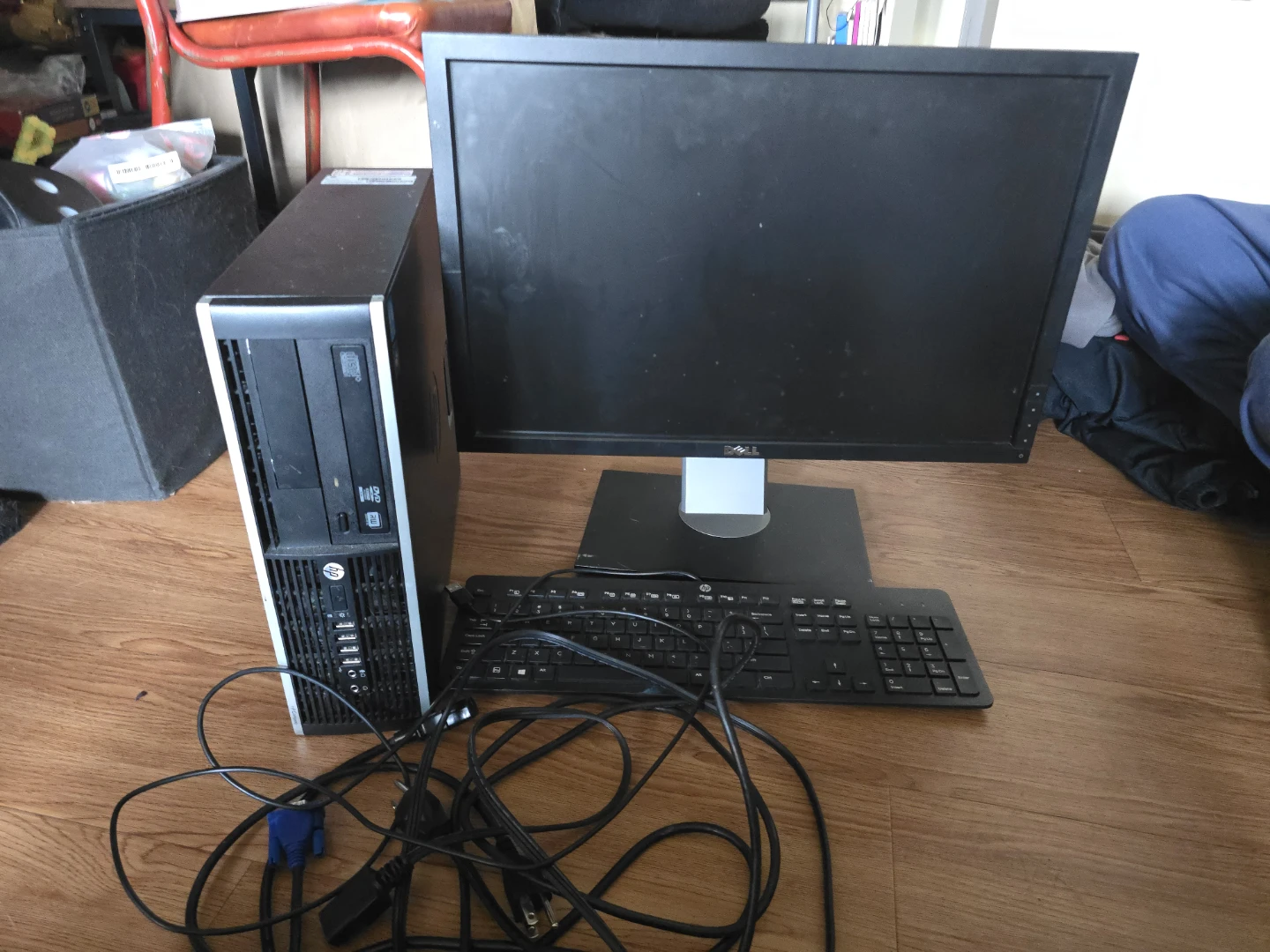 HP Desktop Computer with Dell Monitor and Keyboard
