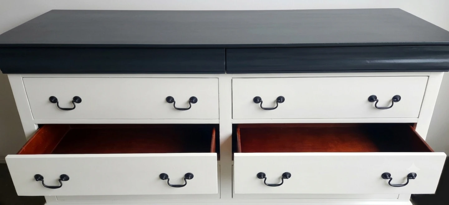 Beautiful 8 Drawer Dresser - Cream and Dark Grey - photo 2
