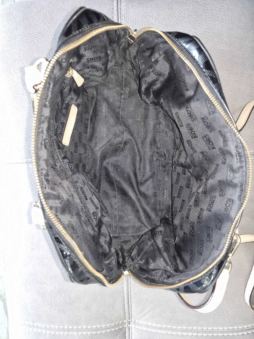 Michael Kors Black Patent Monogram Satchel Handbag - photo 3