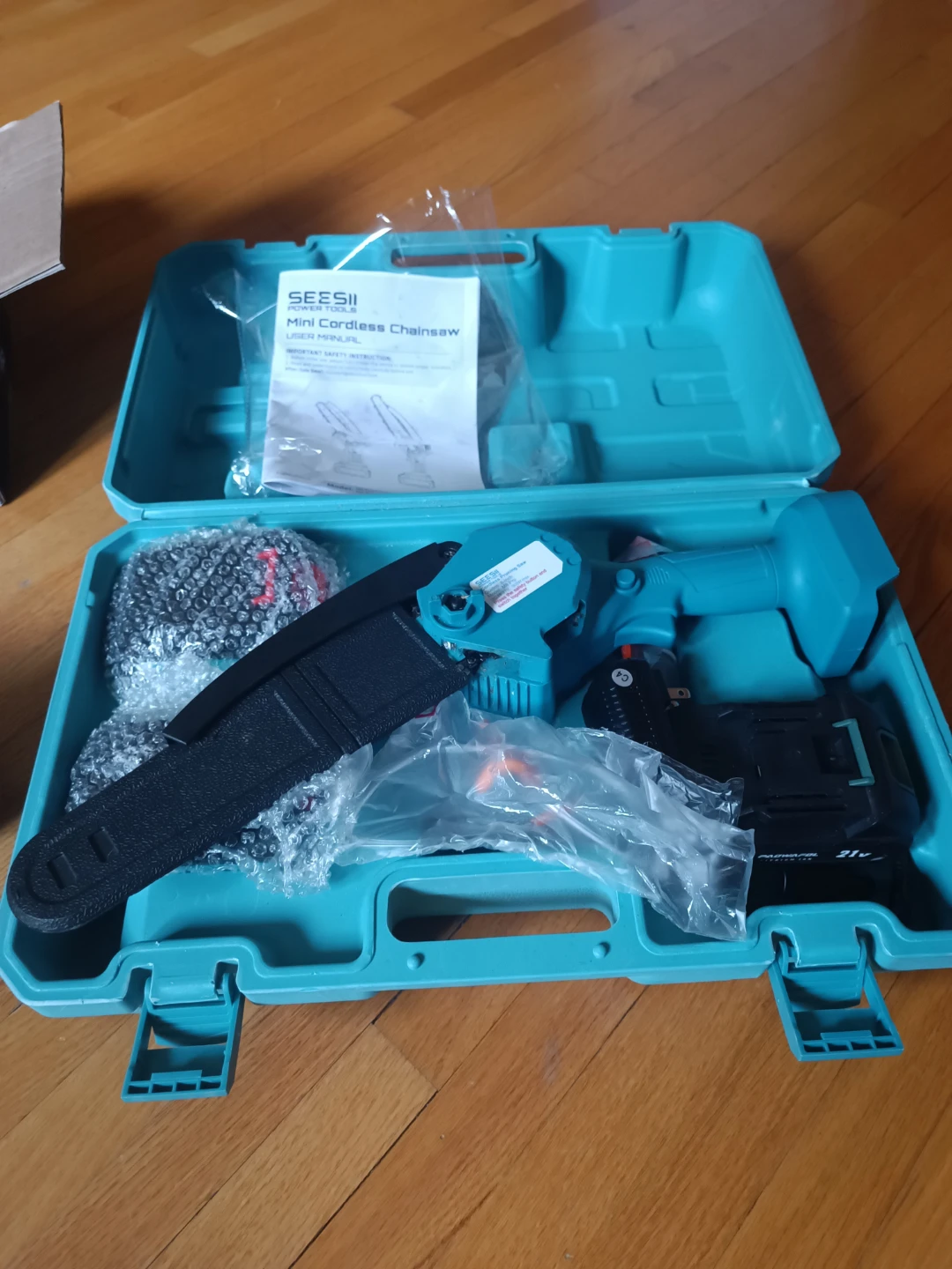 DEKO Cordless Hedge Trimmer and Mini Chainsaw Set - photo 3