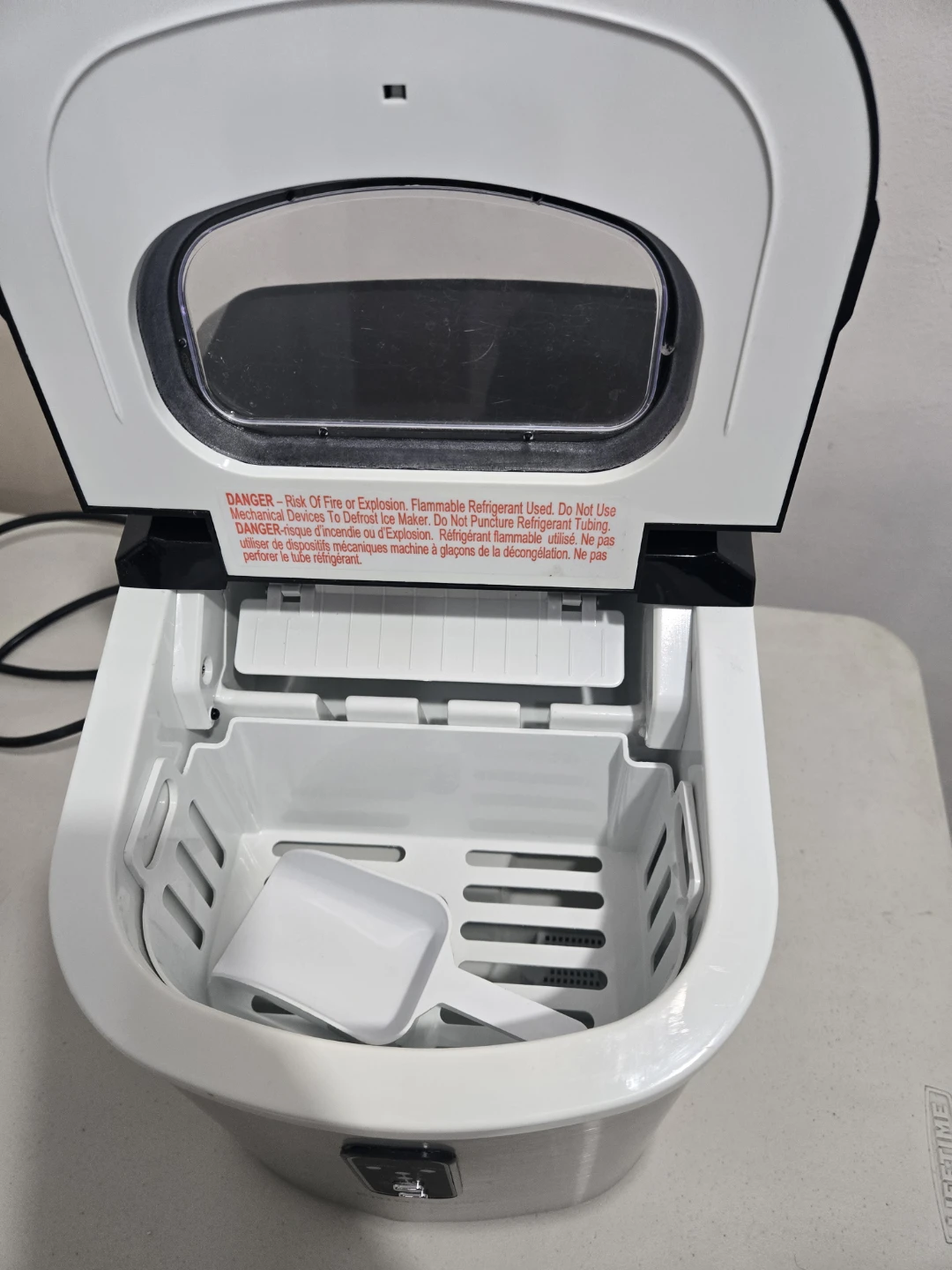 Frigidaire Portable Ice Maker - photo 3