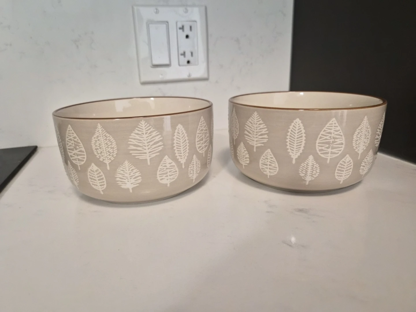 Set of 2 Beige Leaf Pattern Bowls
