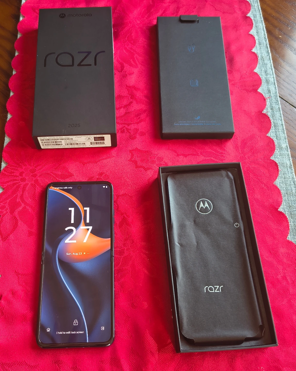 Cell phone Motorola RAZR 2025 - photo 5
