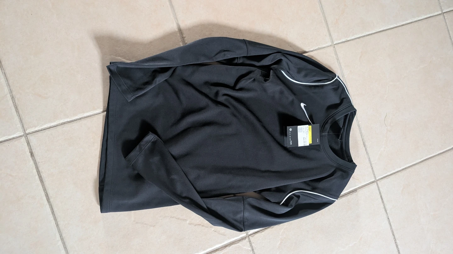 Nike Dry Long Sleeve Athletic Shirt