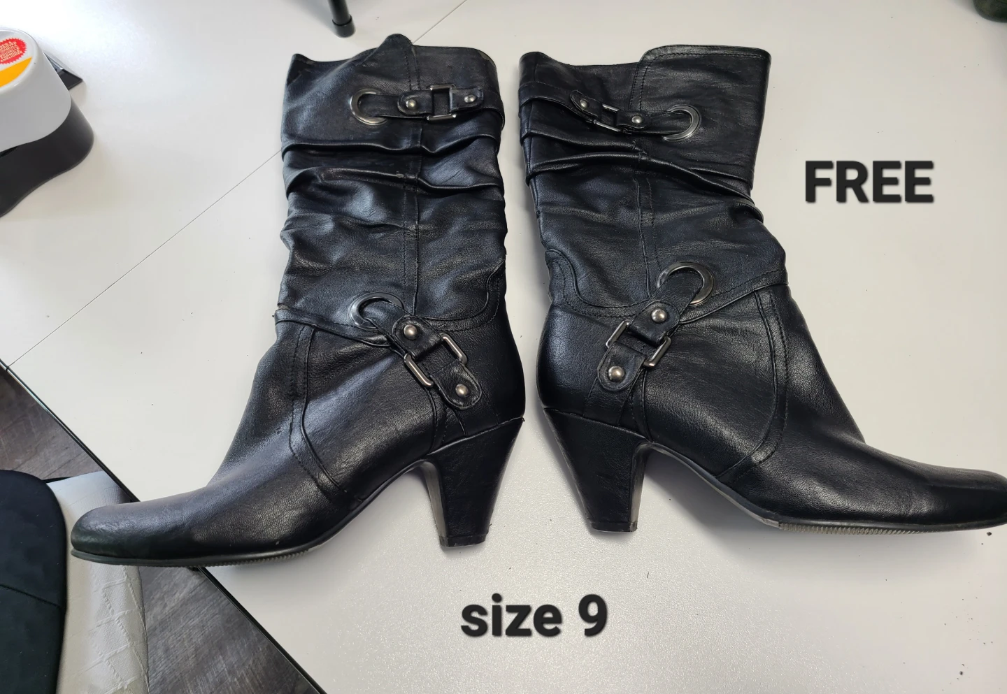 FREE!! Boots / Shoes Size 9 - photo 3