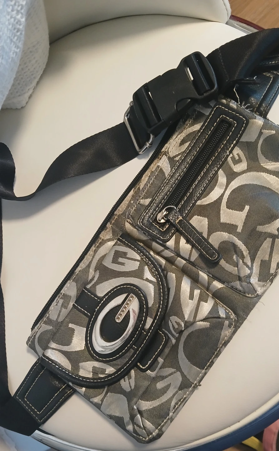 Guess Fanny Pack - photo 2