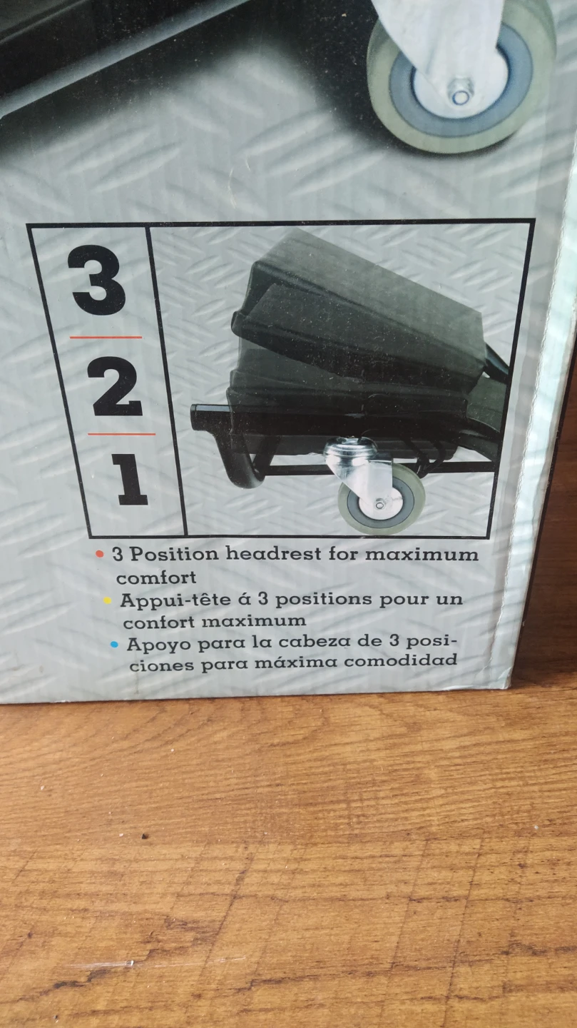 New in box POWERBUILT 42" Professional Service Creeper - photo 4