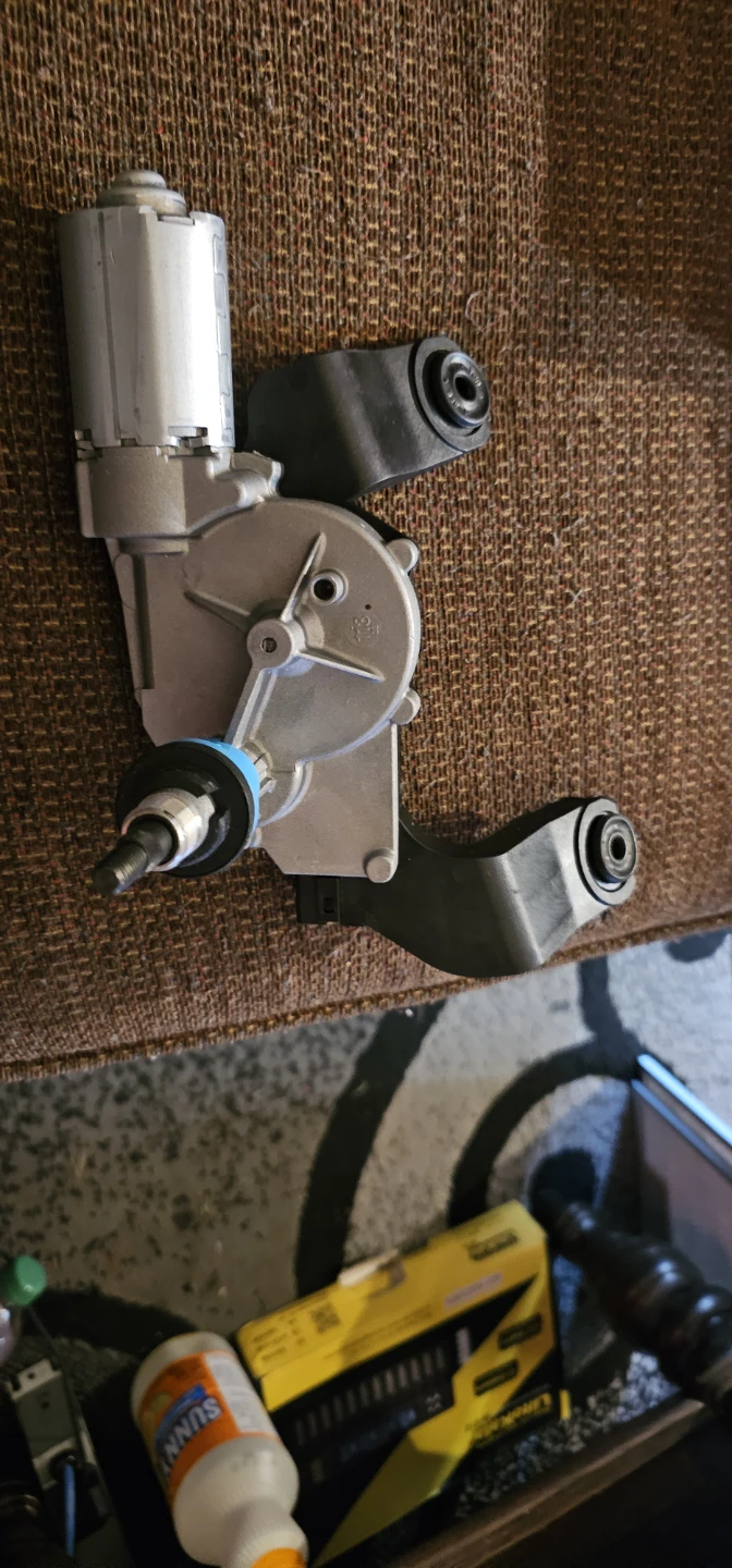 Rear Wiper Motor Assembly F 00S 2B4 070
