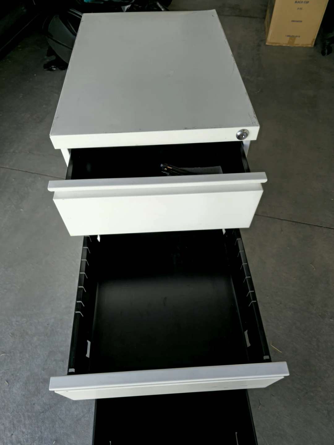 White 3-Drawer Filing Cabinet - photo 3
