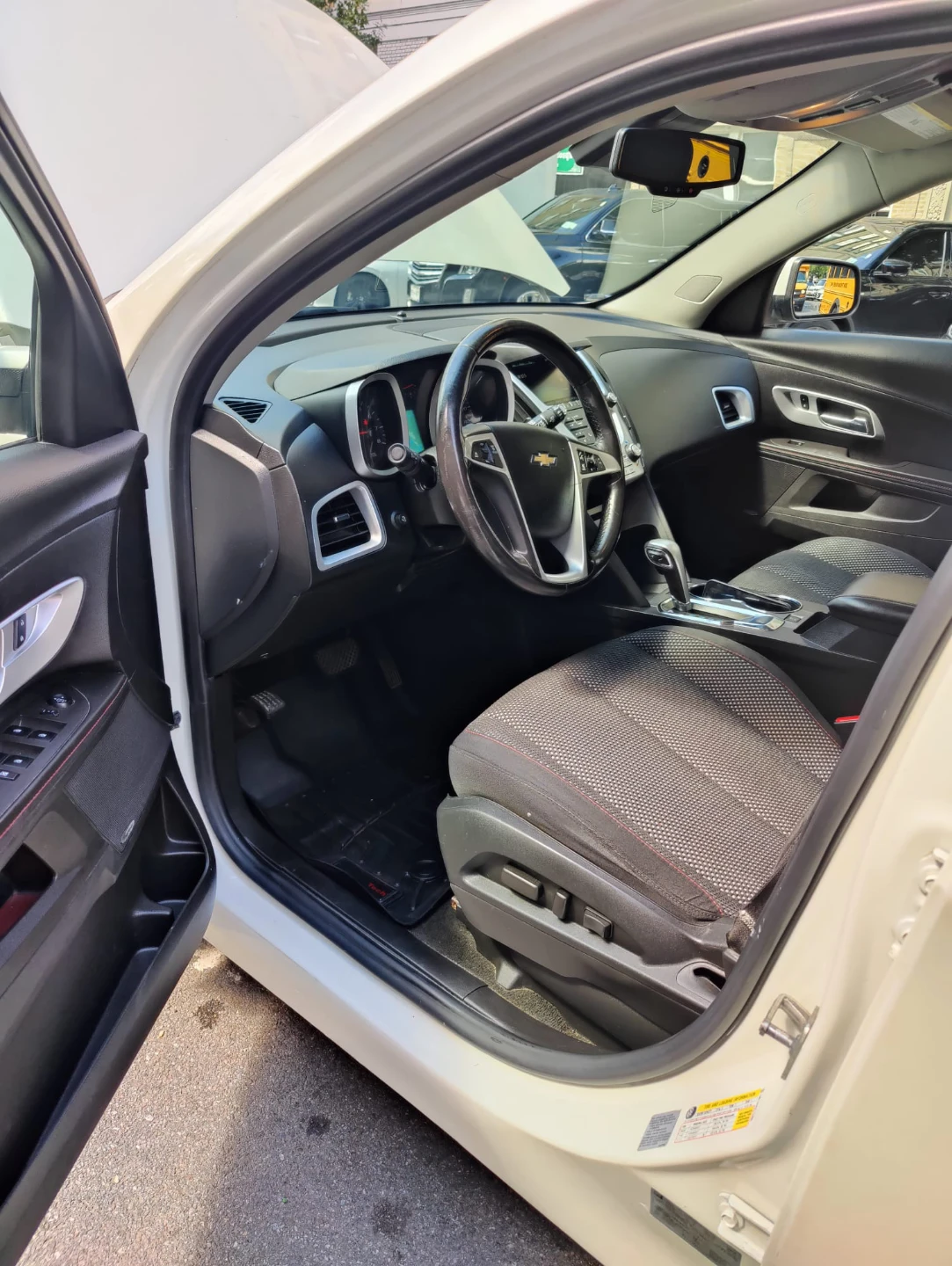 2015 Chevrolet Equinox LTZ - photo 2
