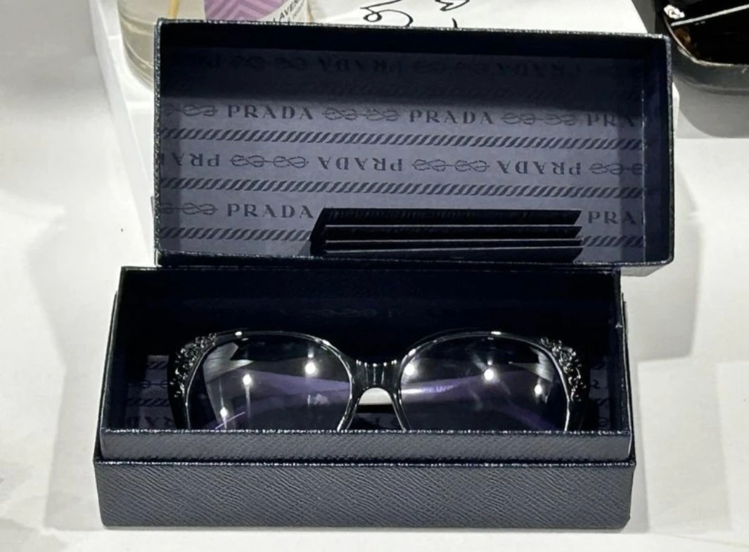 Prada Sunglasses - photo 2