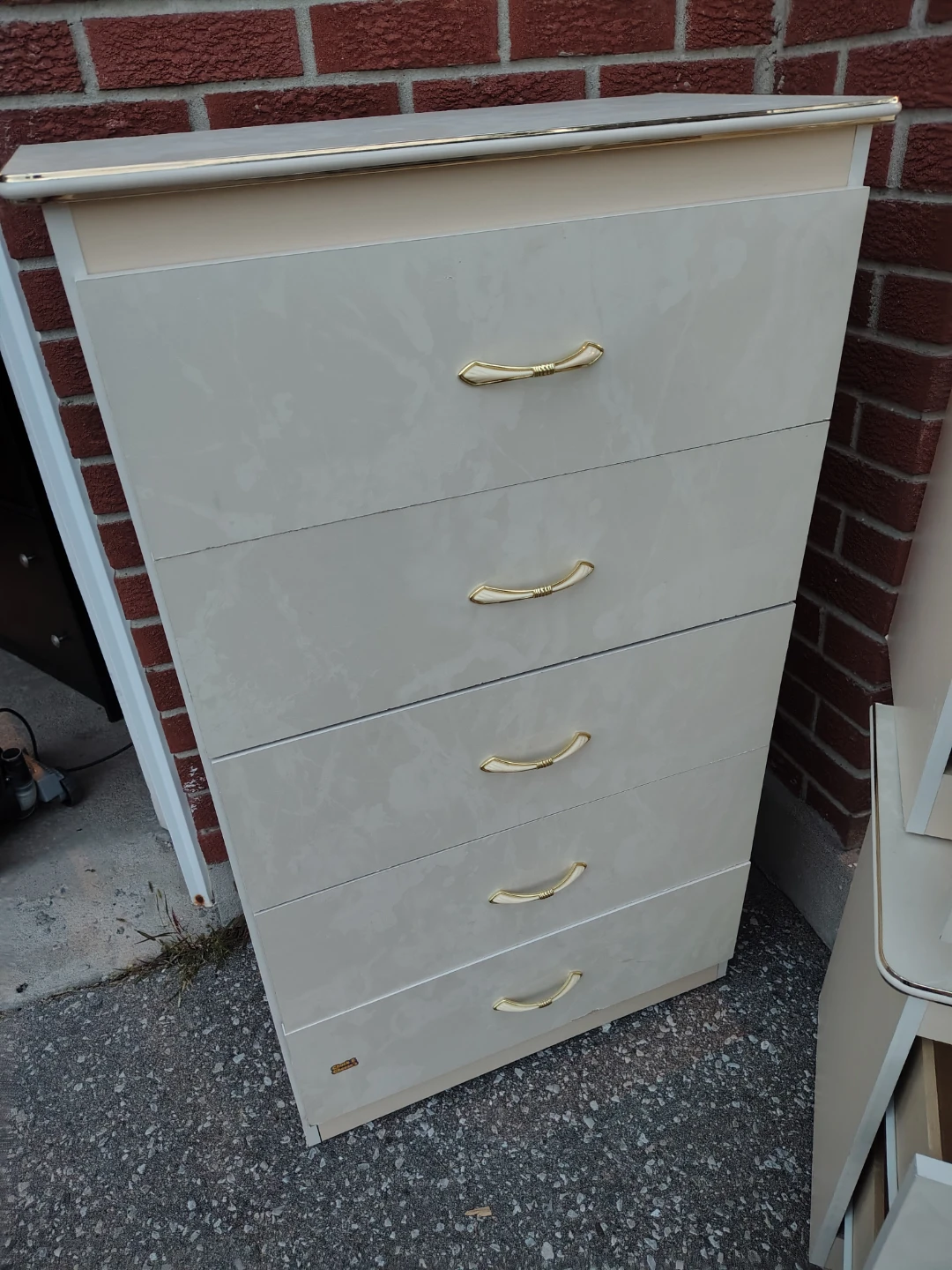 Cream coloured dresser and nightstand set