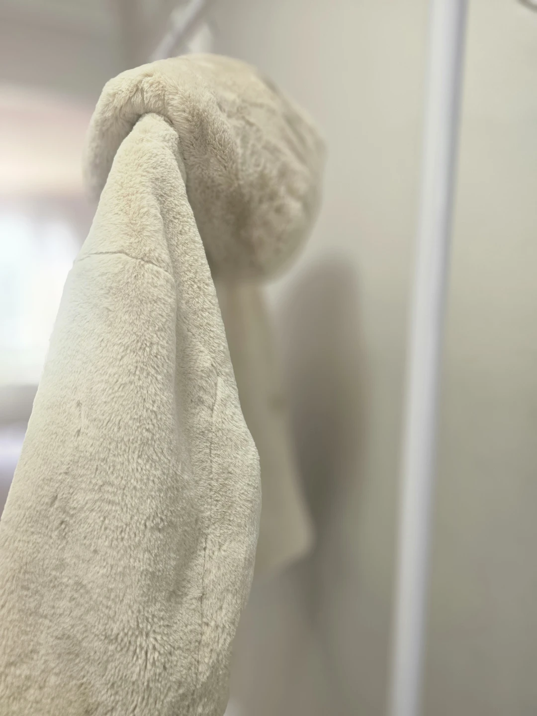 ZARA Faux Fur Hooded Jacket Cream M - photo 2