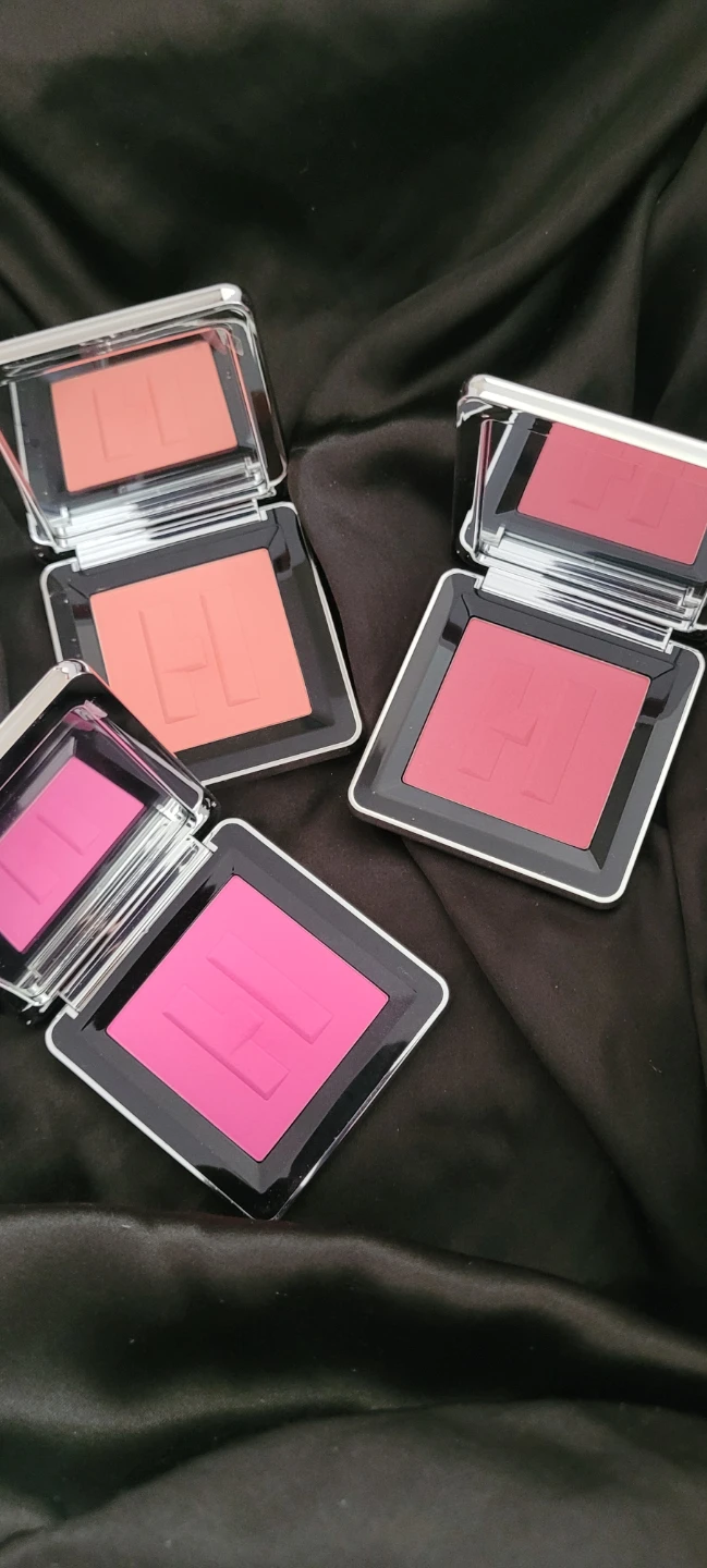 3 large blush compacts