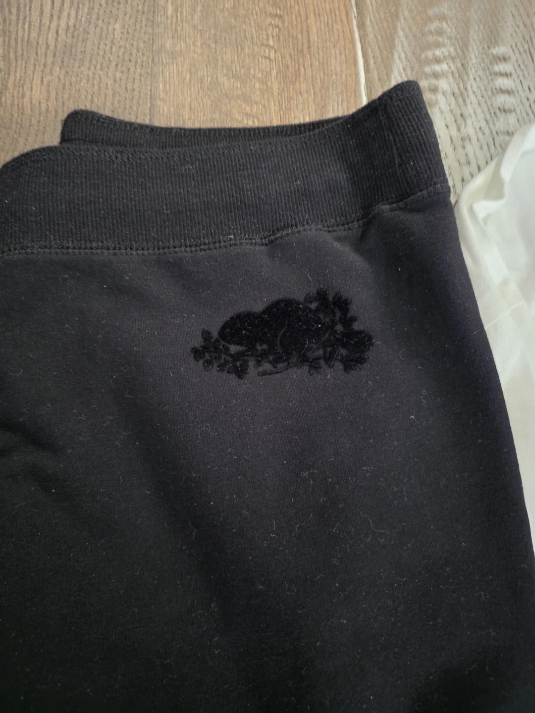 Roots shirt and joggers - photo 3
