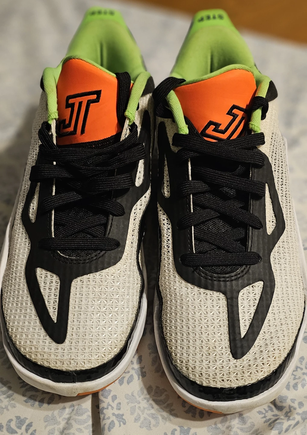 Jordan Big Kids Shoes .size #4Y - photo 2