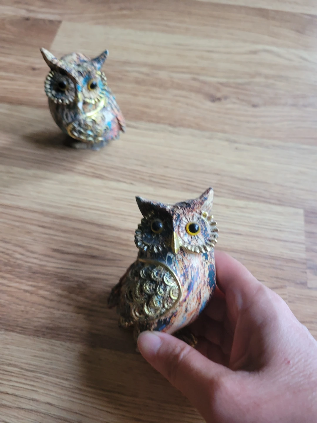 Set of 2 Decorative Owls