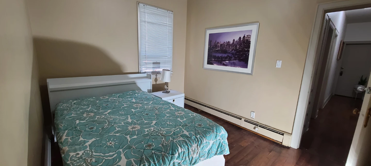 ROOM FOR RENT WALKING DISTANCE FROM DOWNTOWN - photo 2