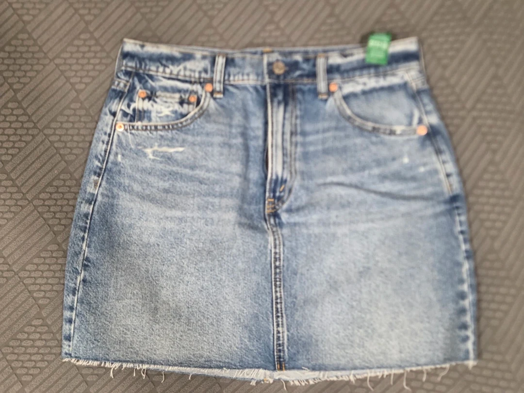 Women clothes/ Garage Sale/ new with tag or worn once !