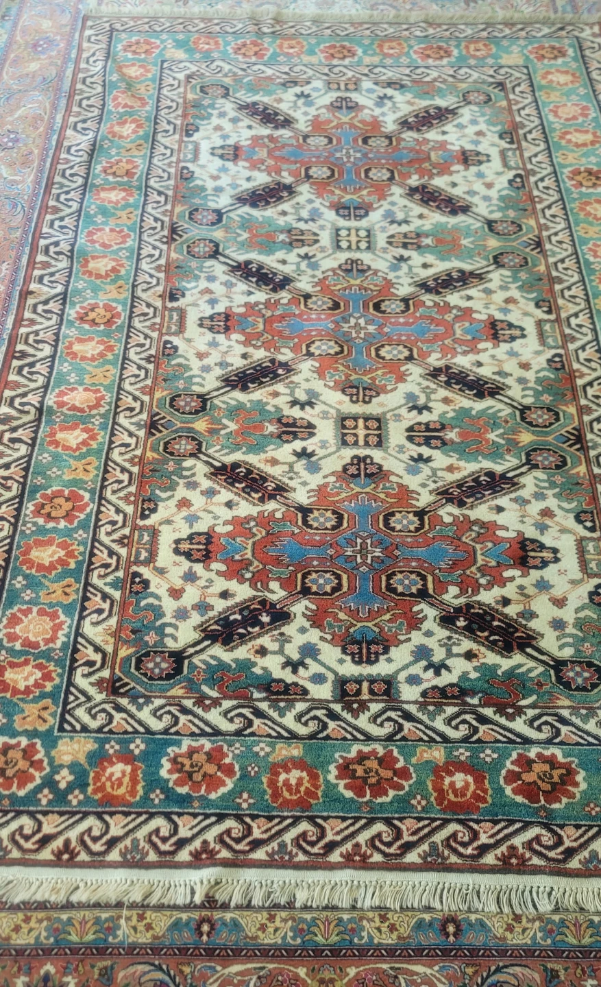 Persian-style Area Rug - photo 2