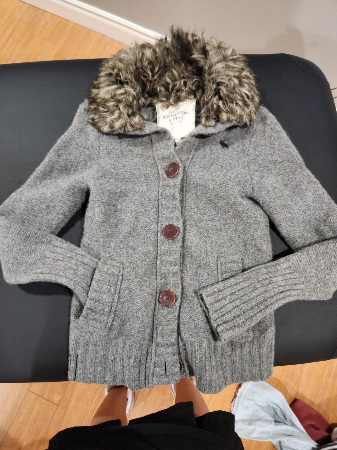 Y2K Abercrombie & Fitch Cardigan with Fur Collar