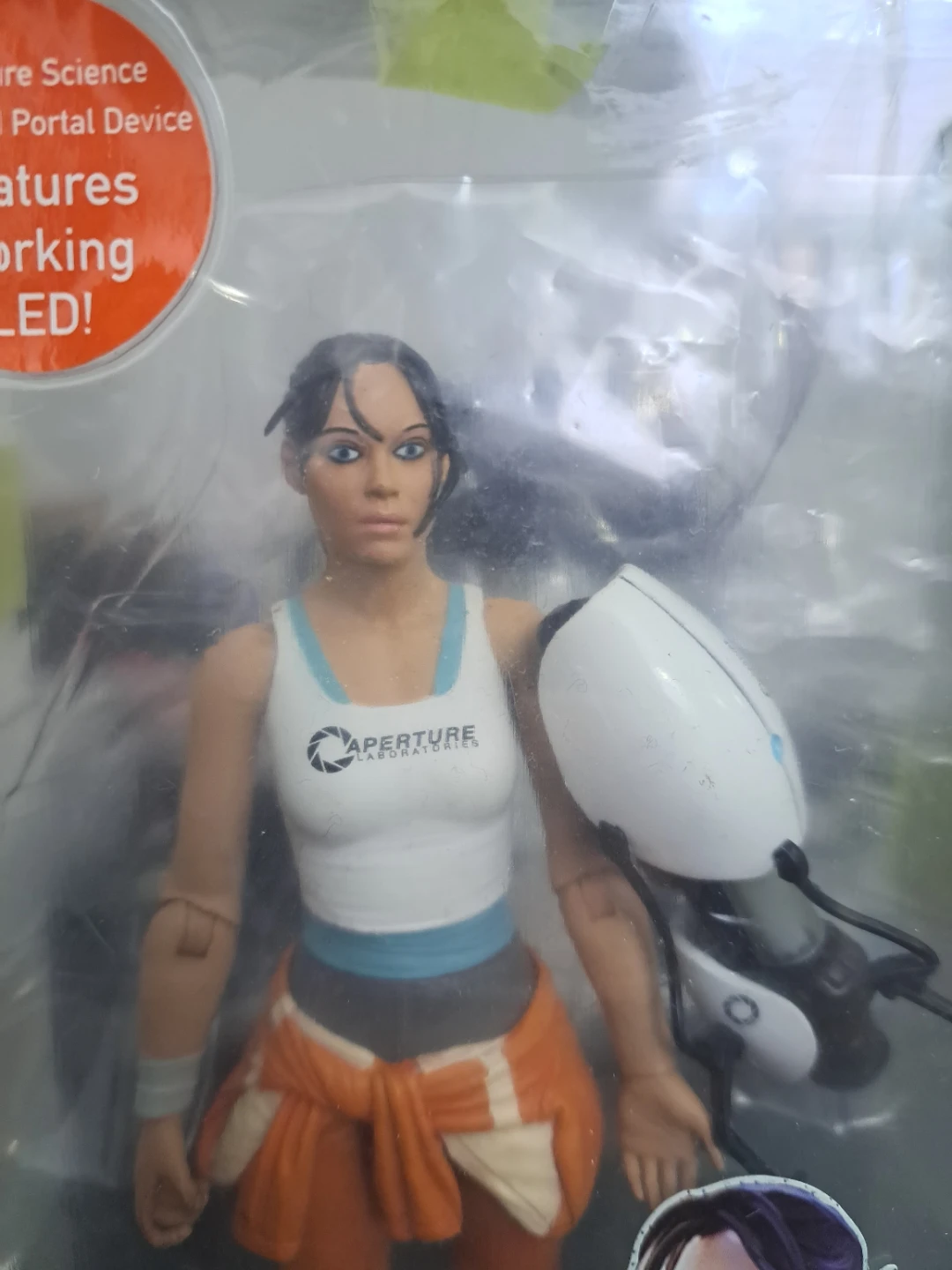 NECA Portal 2 Chell Open Box - photo 3