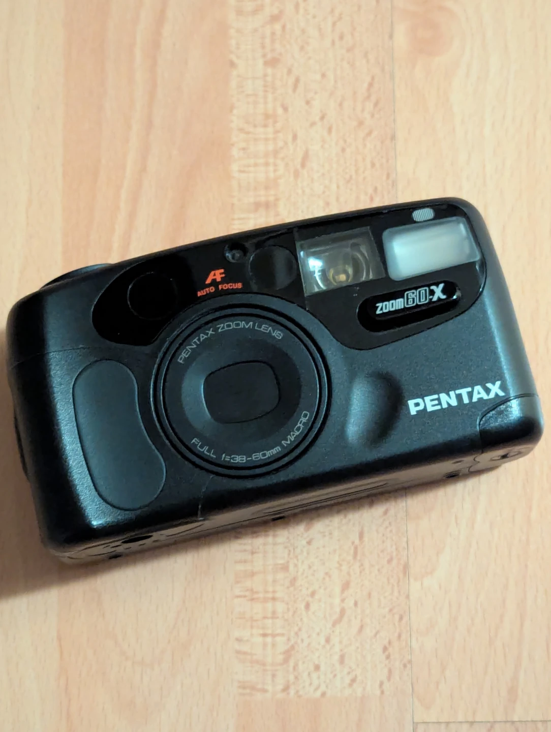 UNTESTED vintage Pentax Zoom 60X Point & Shoot Macro Lens Camera