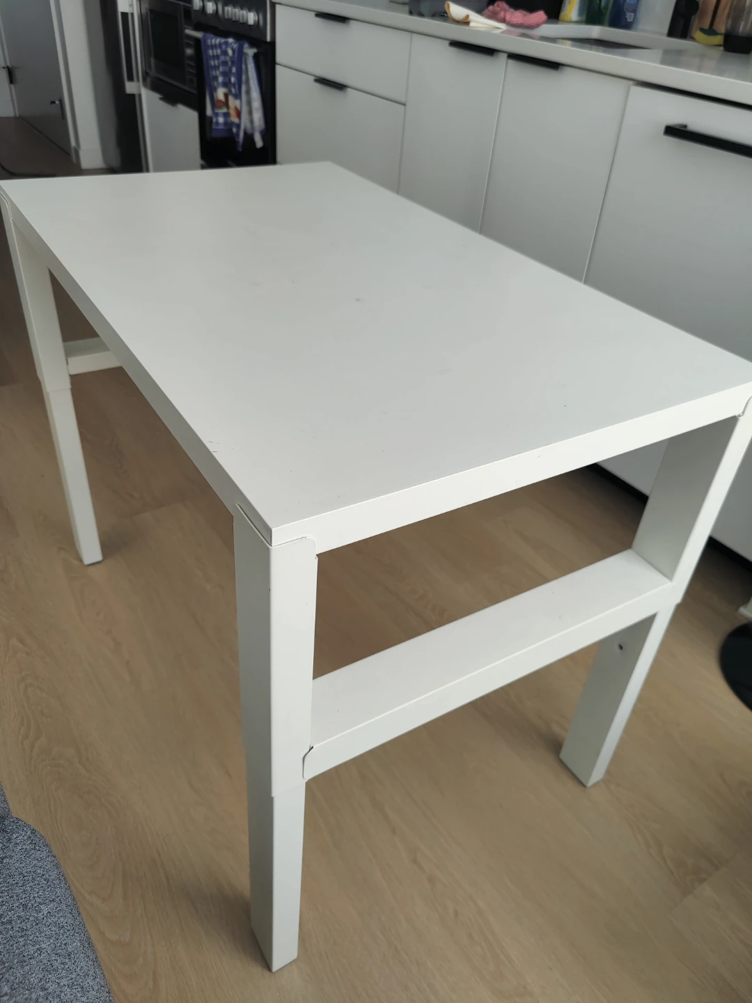 White rectangular table - photo 2