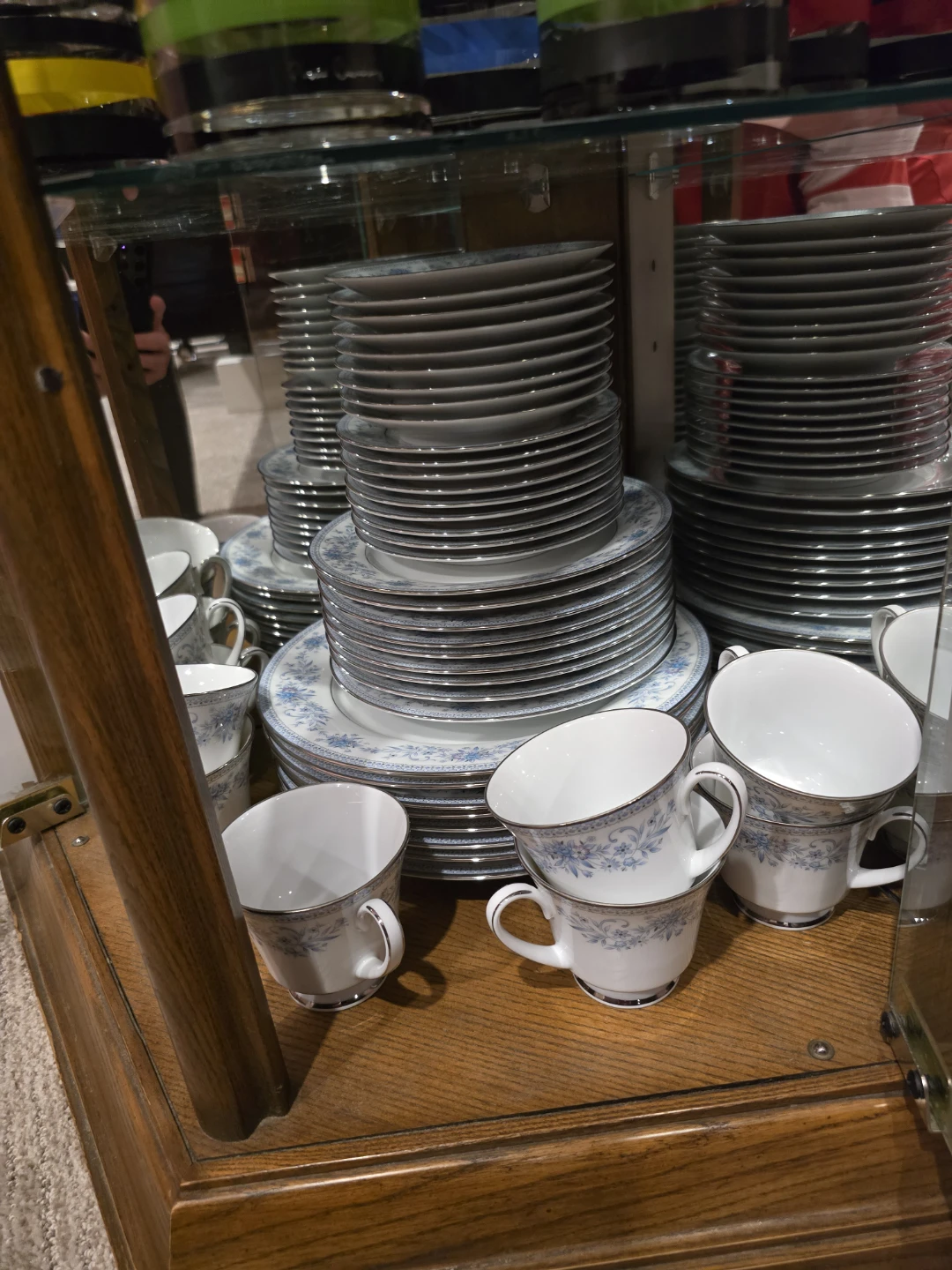 Contemporary Blue Hill Dinnerware Set - photo 4
