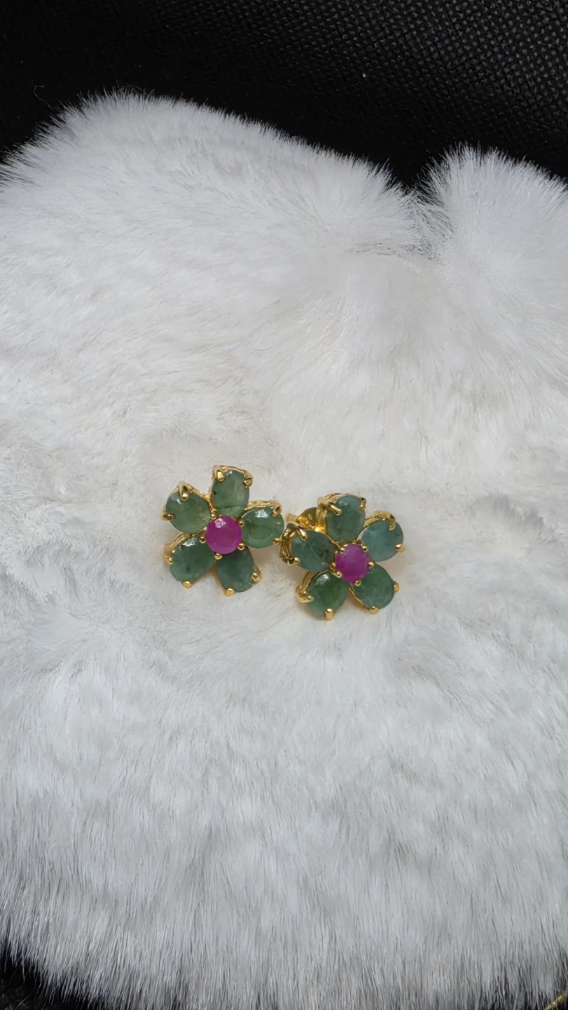 18K Gold-Plated Emerald & Ruby Flower Stud Earrings - photo 3