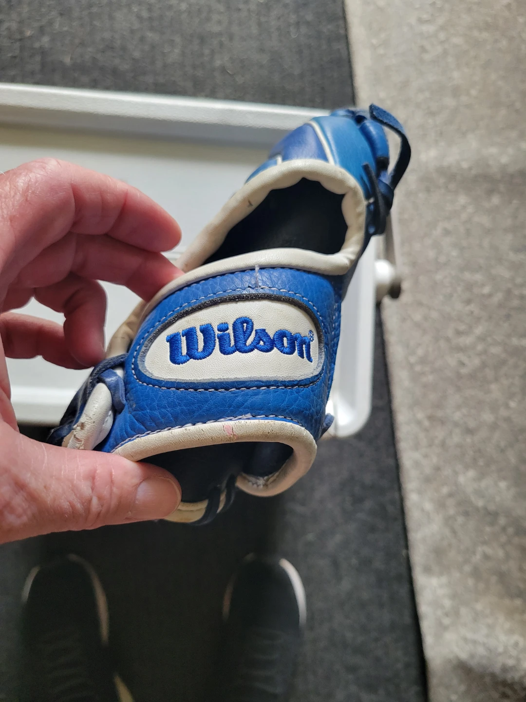 12" Blue Jay's baseball glove - photo 2