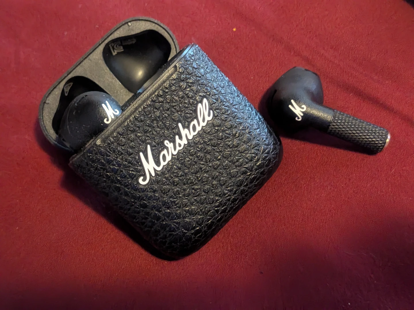 Marshall Bluetooth ear buds