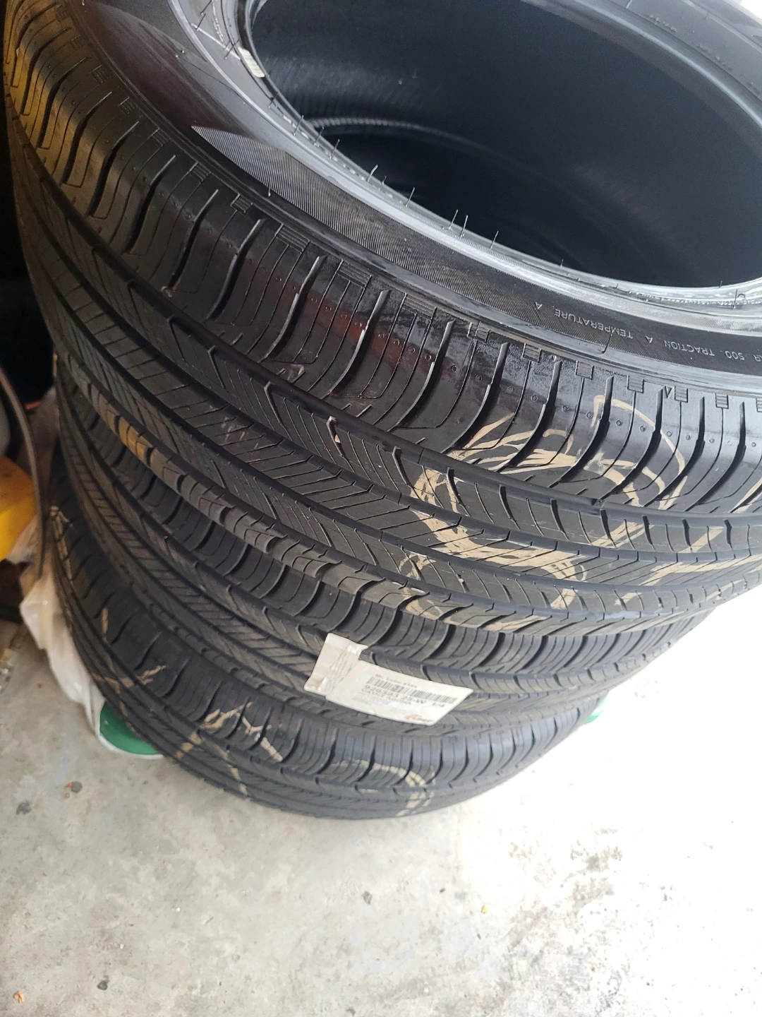 Four 255 65 18 Hankook all season practically New - photo 3