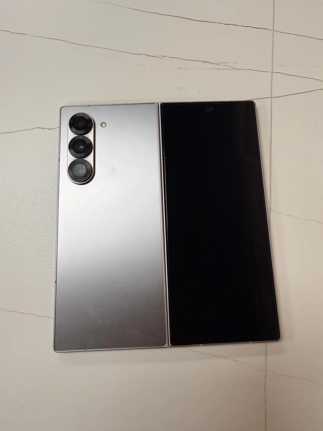 Samsung Galaxy Z Fold 6 – 256GB Silver (Unlocked)