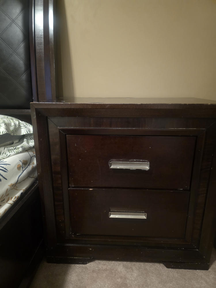 king size bed with 2night stands and dresser - photo 2