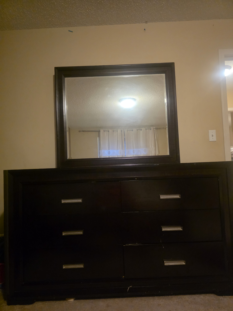 king size bed with 2night stands and dresser - photo 3